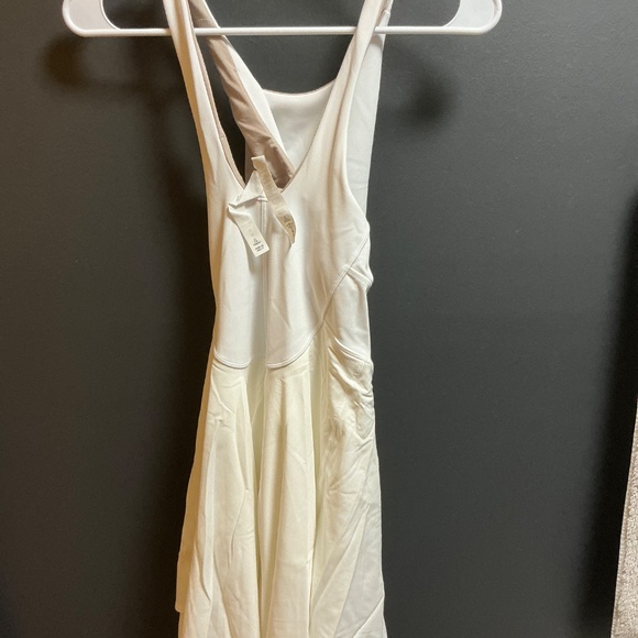 Lululemon court crush dress - Picture 2 of 4